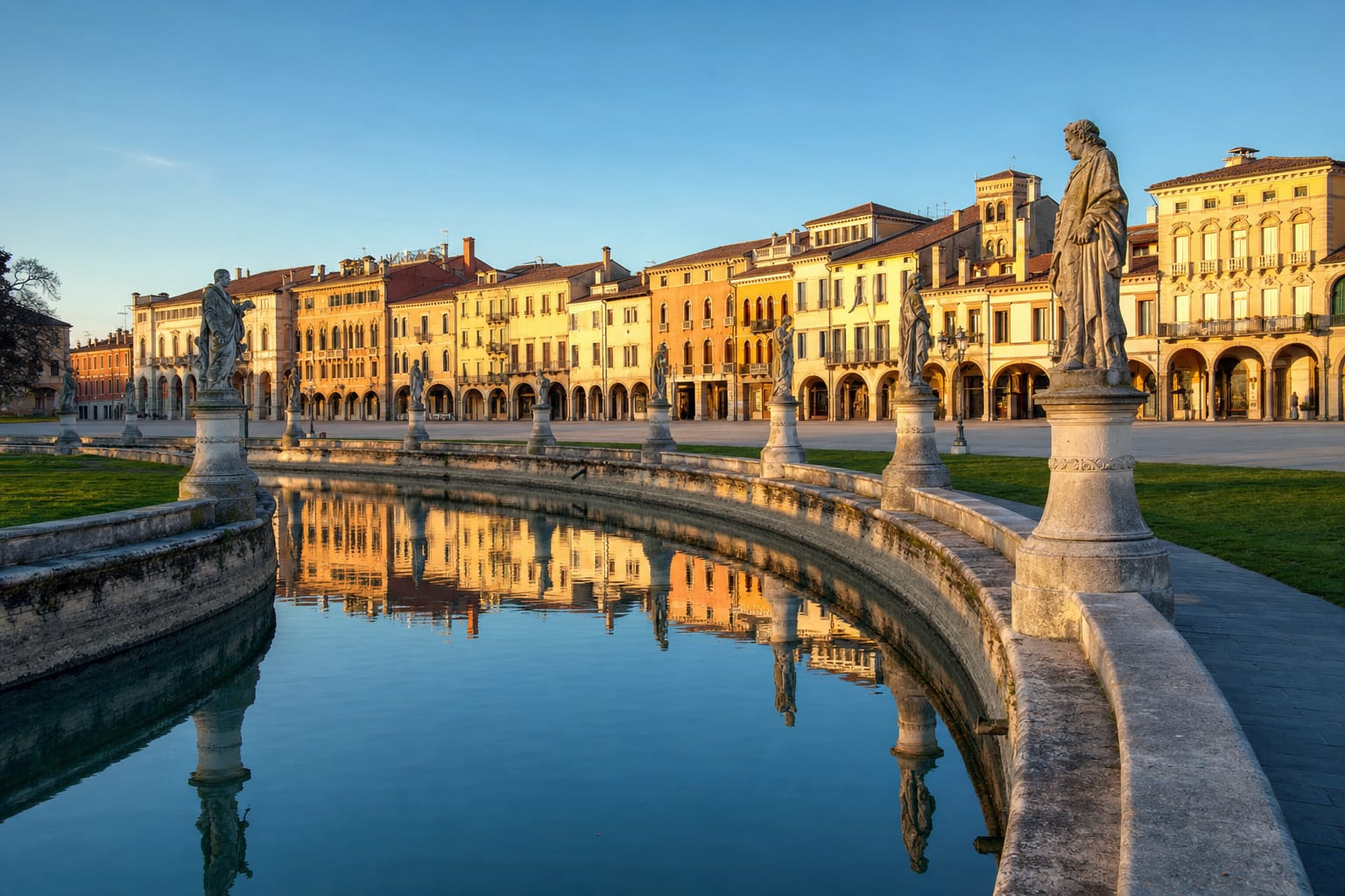 Statues ringing the canal ellipse of Prato della Valle, Padua